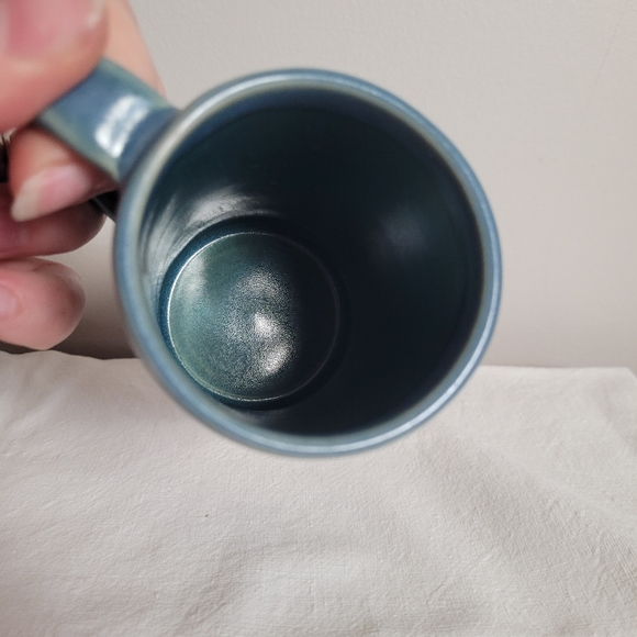 Handcrafted blue ceramic mug - Picture 7 of 8